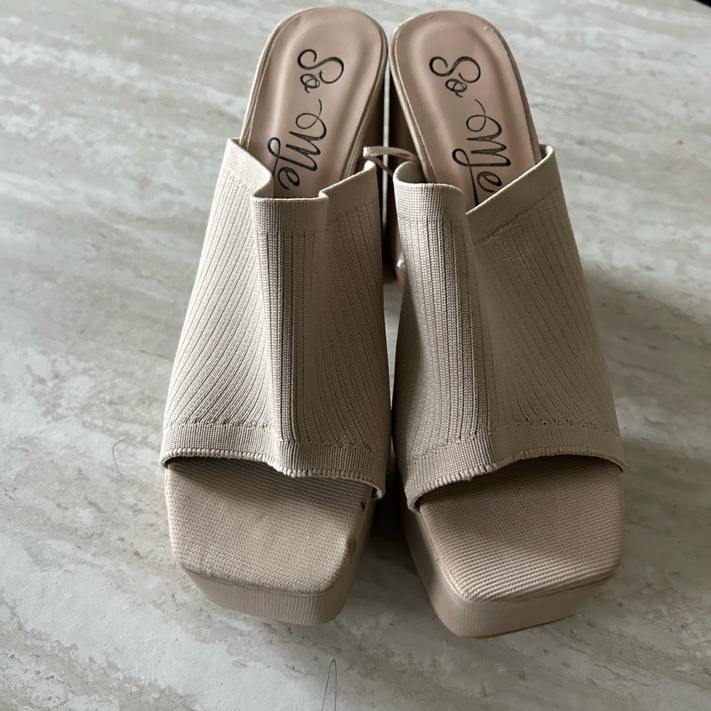 So Me Beige Platform Sandals - Picture 2 of 4